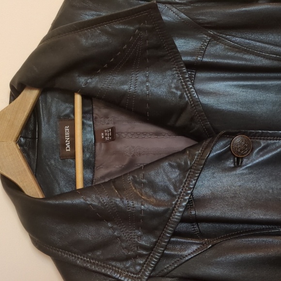 Danier Leather Jacket Sz M - Picture 2 of 7